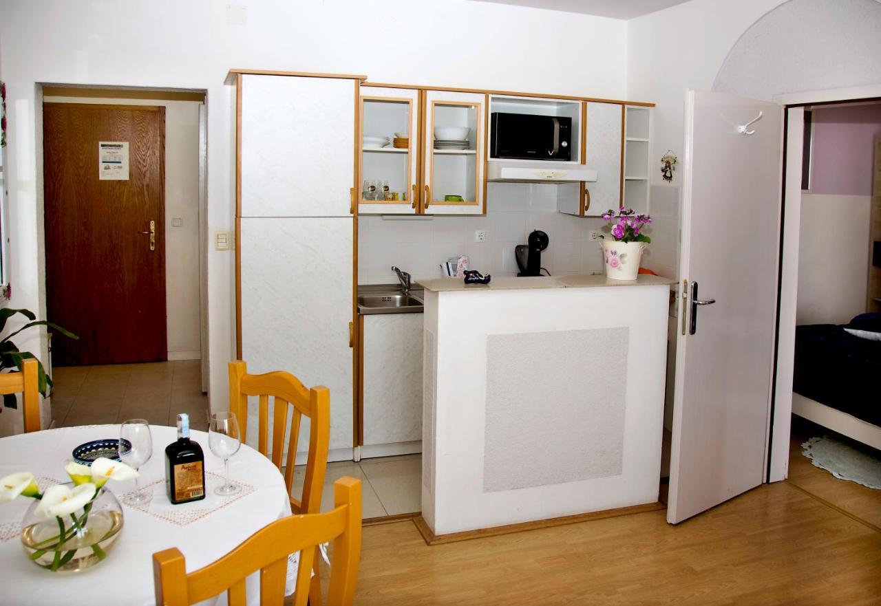 Apartmani Gloria Бродарика Екстериор снимка