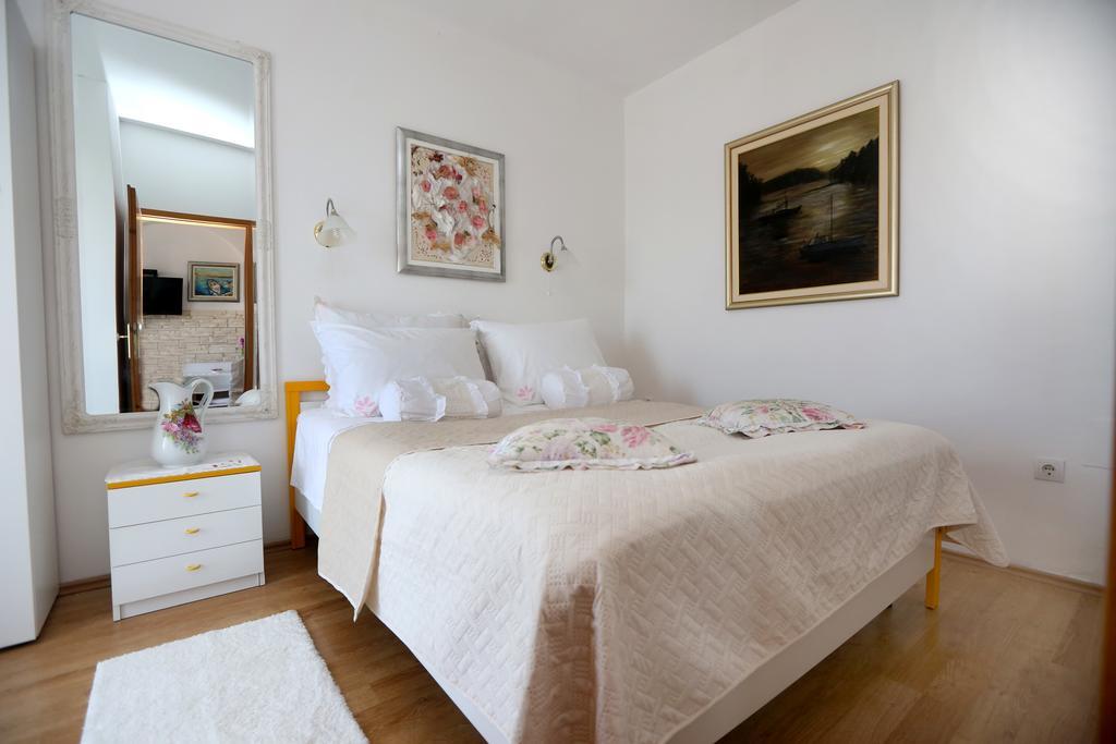 Apartmani Gloria Бродарика Екстериор снимка