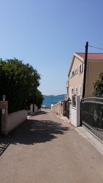 Apartmani Gloria Бродарика Екстериор снимка