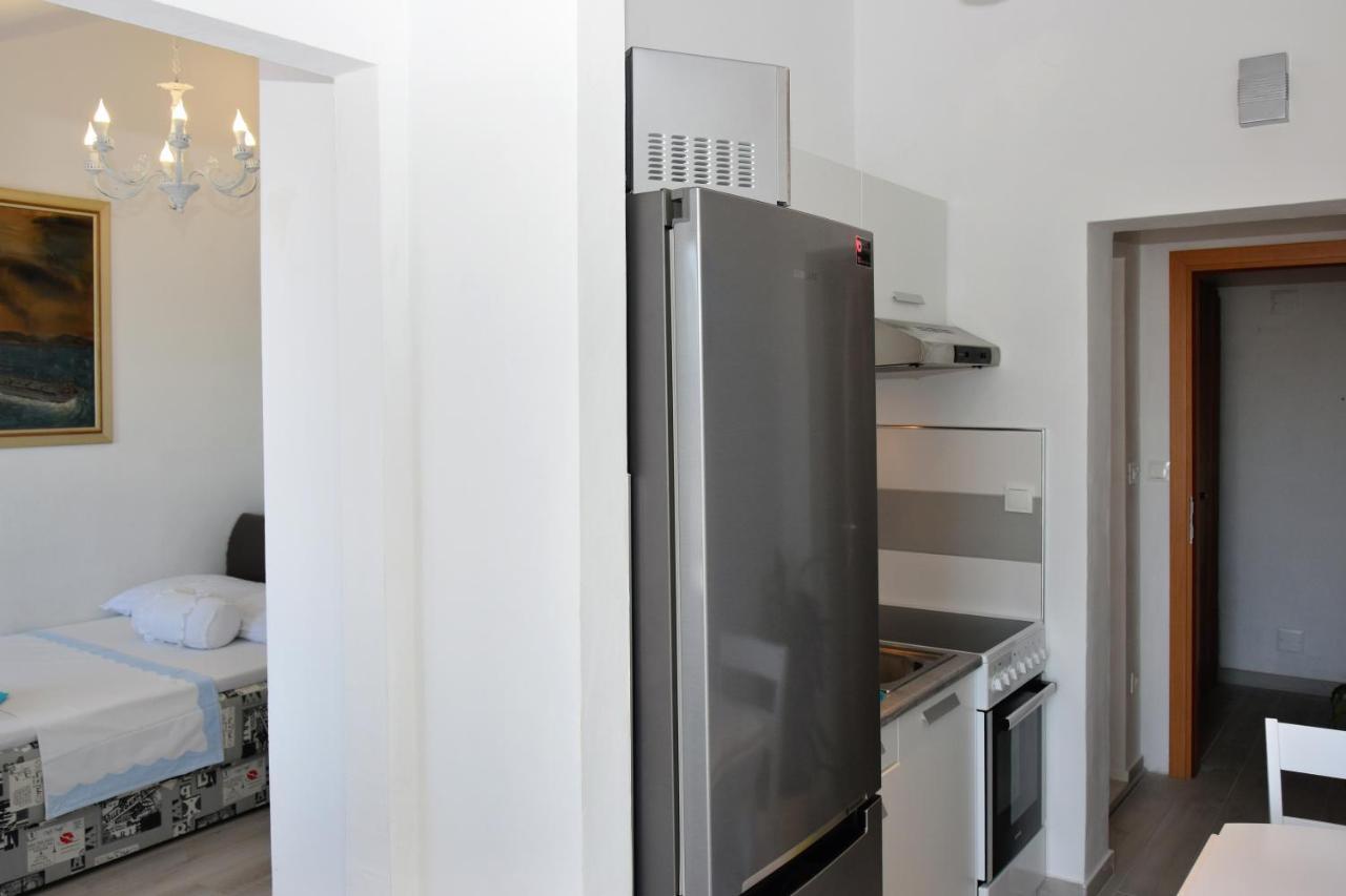 Apartmani Gloria Бродарика Екстериор снимка